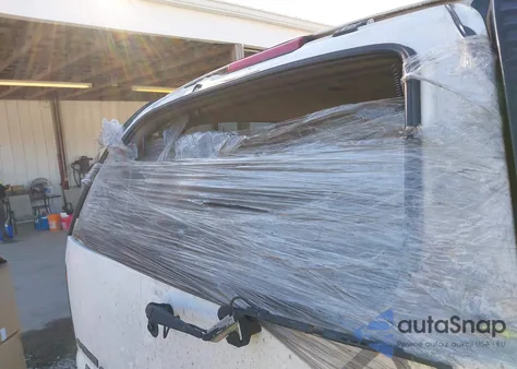 2004 Chevrolet Tahoe Lt z USA, uszkodzony, nr VIN 1GNEC13ZX4R247211